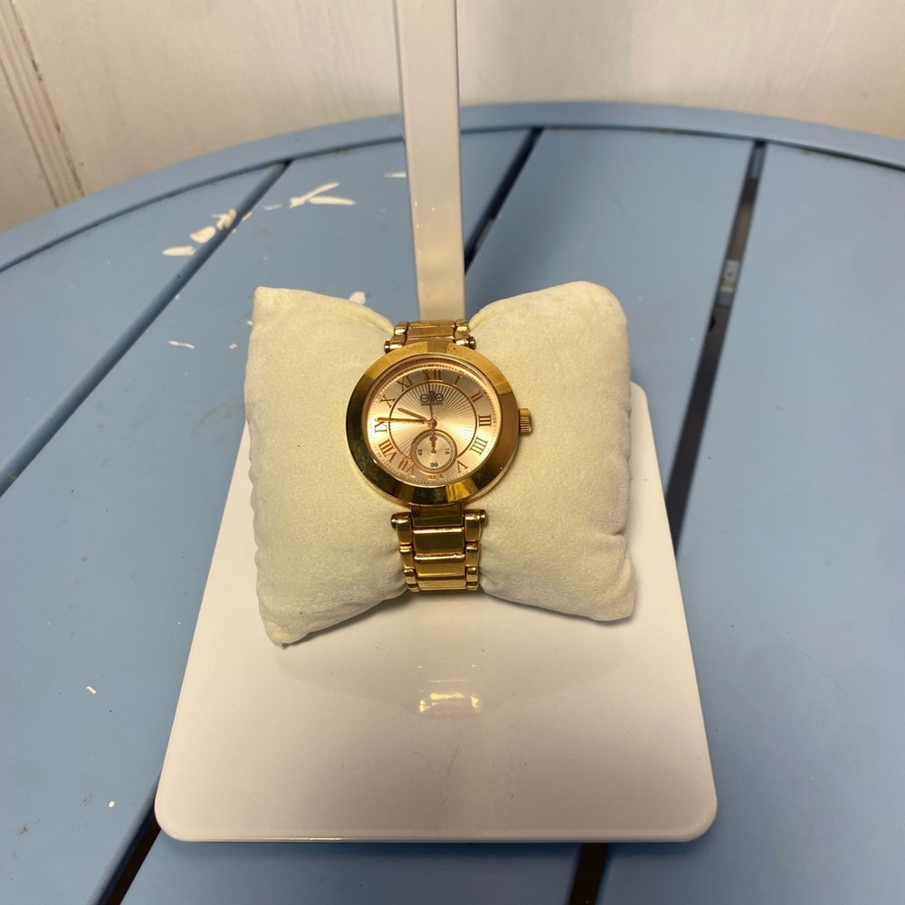 Ellie Tahari Stainless Steel Watch Gold Tone E5472 New Battery